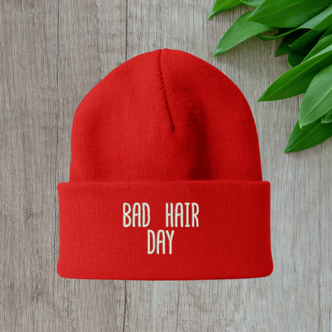 red-ziemine-kepure-bad-hair-day