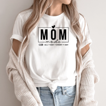 Unisex marškinėliai su spauda „Mom mode“