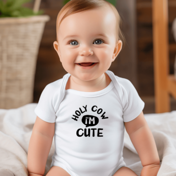 Vaikiškas bodžiukas su spauda „I’m Cute”