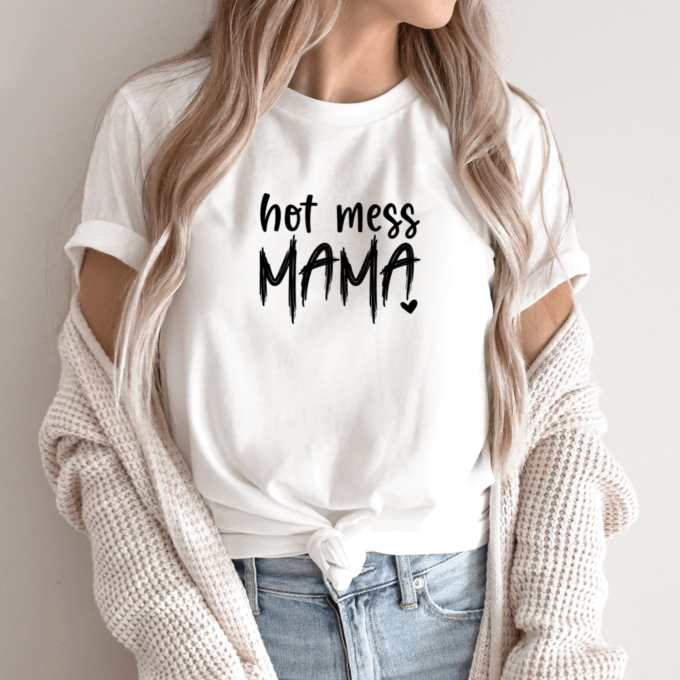 Unisex marškinėliai su spauda „Hot mess mama“ - Image 2