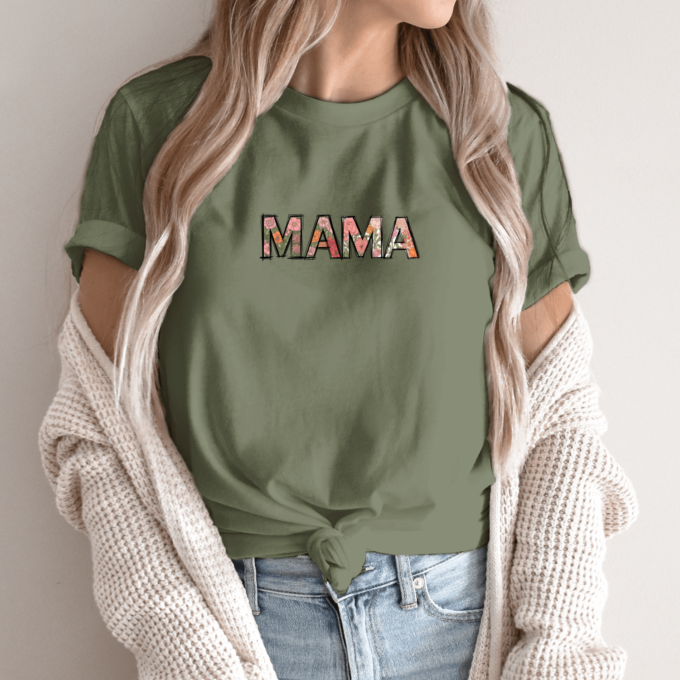 Unisex marškinėliai su spauda „Gėlėta Mama“ - Image 3