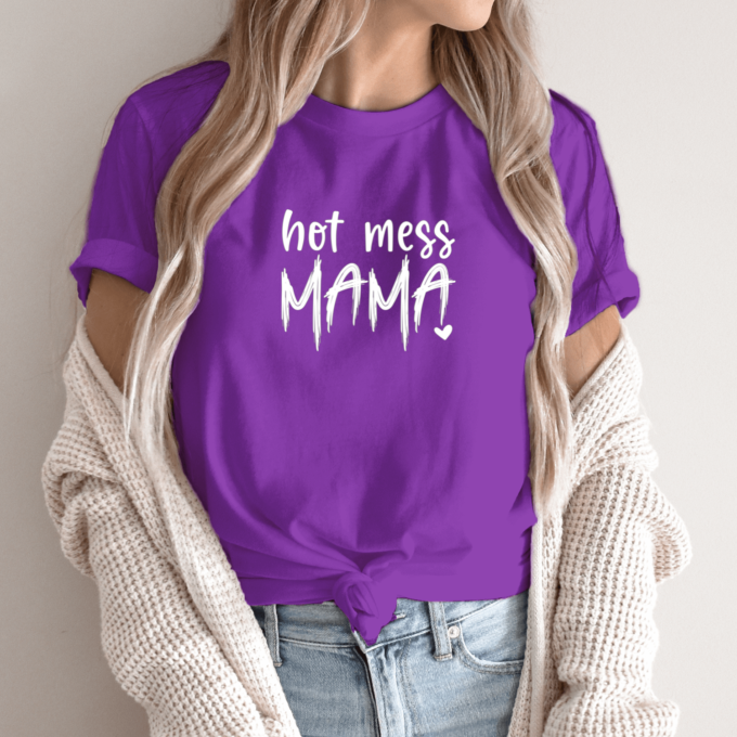 Unisex marškinėliai su spauda „Hot mess mama“ - Image 4