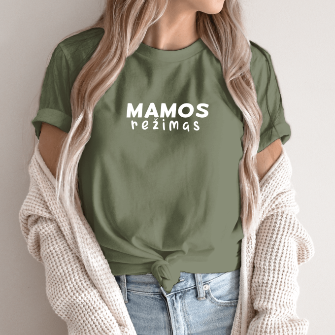 Unisex marškinėliai su spauda „Mamos režimas“ - Image 3