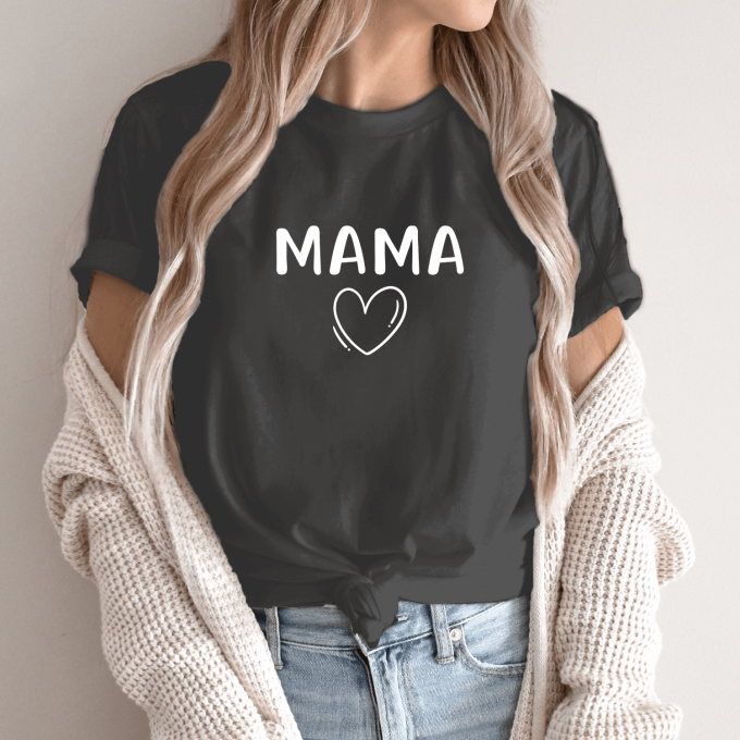 Unisex marškinėliai su spauda „Mama širdelė“ - Image 4