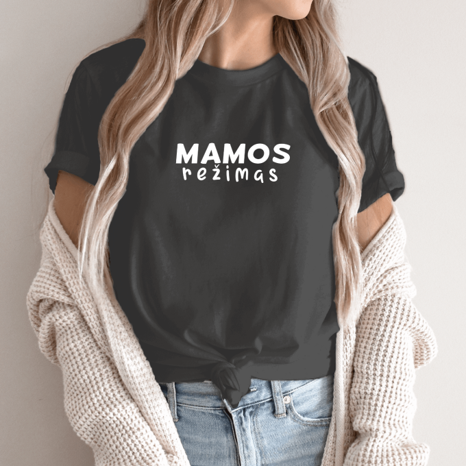 Unisex marškinėliai su spauda „Mamos režimas“ - Image 6