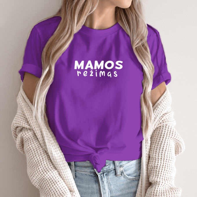 Unisex marškinėliai su spauda „Mamos režimas“ - Image 5