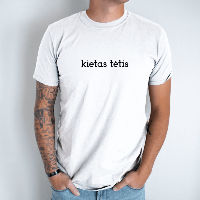 Unisex marškinėliai su spauda „Kietas tėtis“