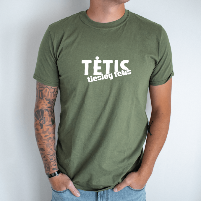 Unisex marškinėliai su spauda „Tiesiog tėtis“ - Image 3