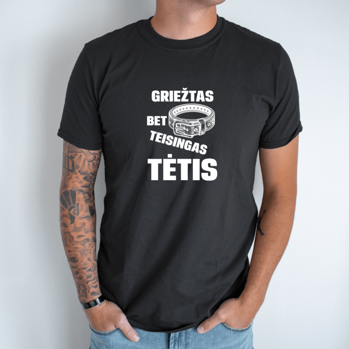 Unisex marškinėliai su spauda „Griežtas, bet teisingas tėtis“ - Image 8