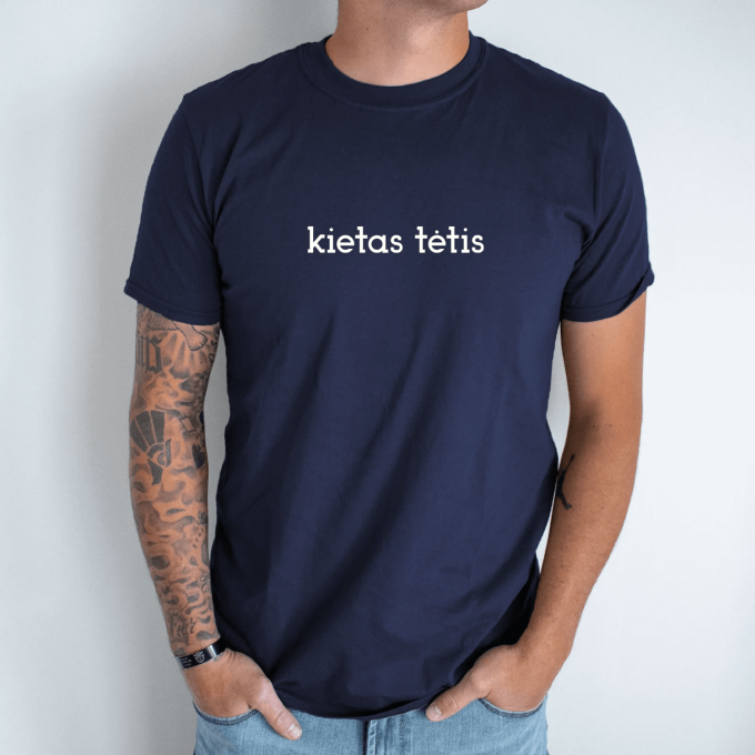 Unisex marškinėliai su spauda „Kietas tėtis“ - Image 6