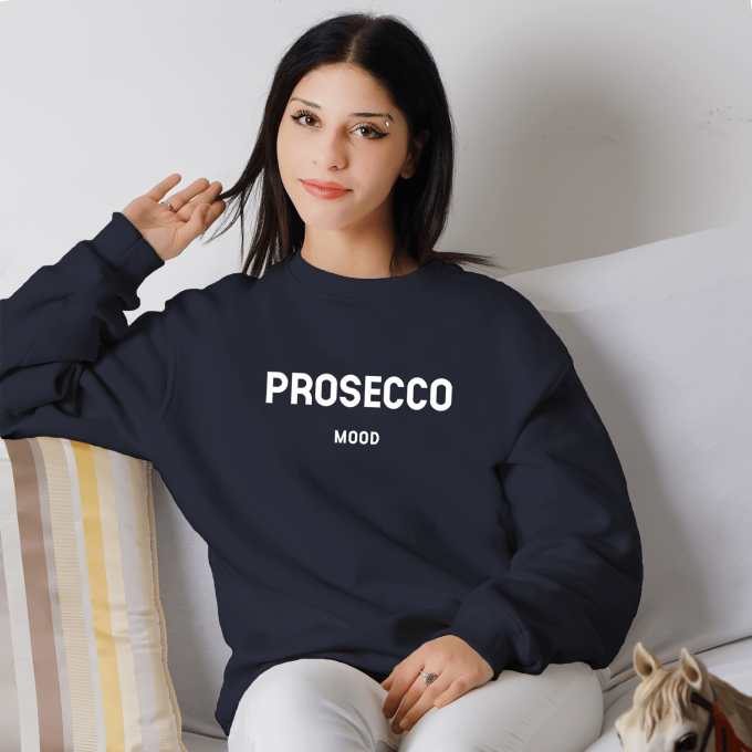 Unisex džemperis su spauda „Prosecco Mood“ be kapišono - Image 2