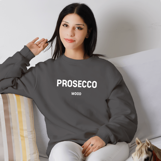 Unisex džemperis su spauda „Prosecco Mood“ be kapišono - Image 3